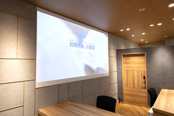 保険相談、保険見直し、保険比較を店舗で