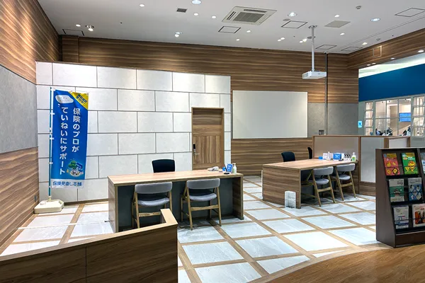 保険相談、保険見直し、保険比較を店舗で