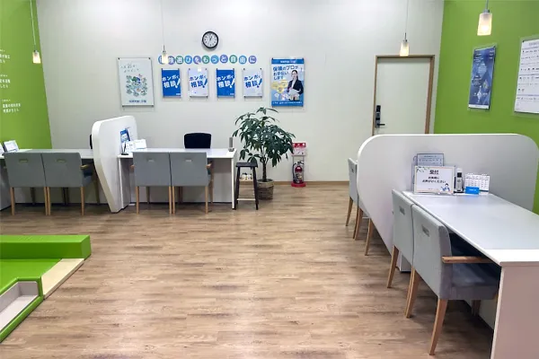 保険相談、保険見直し、保険比較を店舗で