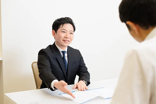 保険相談、保険見直し、保険比較を店舗で